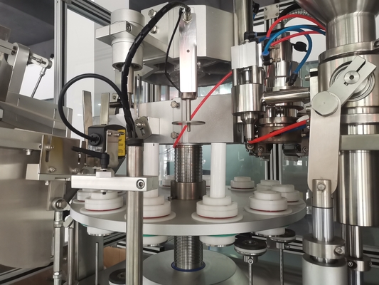 8000BPH Aluminiowa maszyna do składania i zamykania rur do rur kompozytowych
