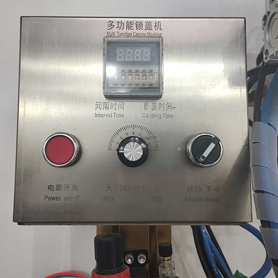 25szt / min Półautomatyczna maszyna do zamykania Lekka i łatwa w obsłudze 220V 50HZ