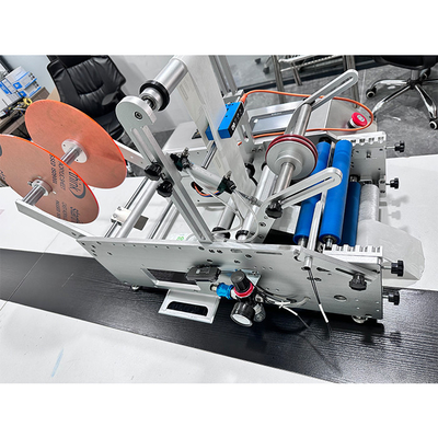 Półautomatyczna maszyna do etykietowania PLC 220V 50HZ Moc Materiał ze stali nierdzewnej