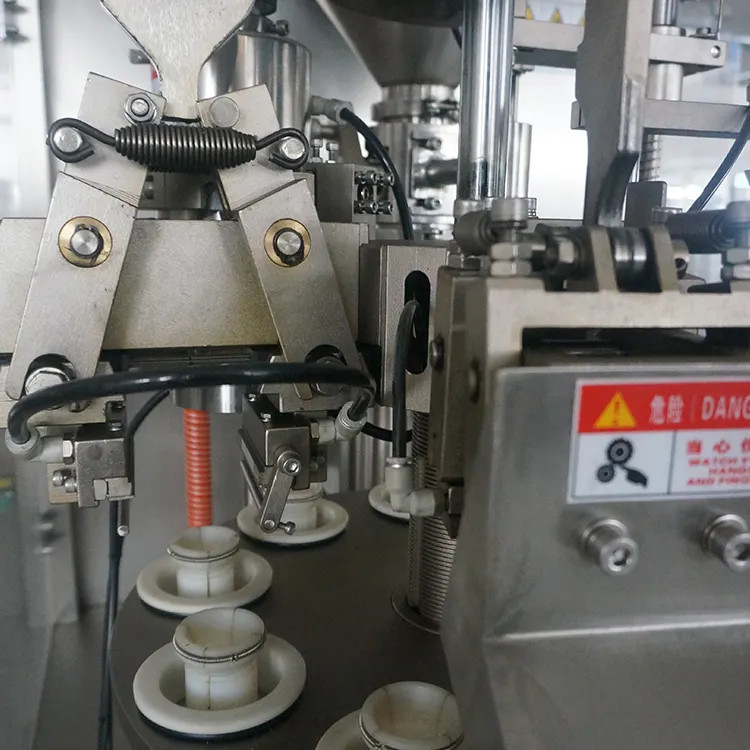 Automatyczna maszyna do napełniania i uszczelniania rur o masie 200 kg z ciśnieniem powietrza 0,4-0,6Mpa Zasilanie 220V 50Hz